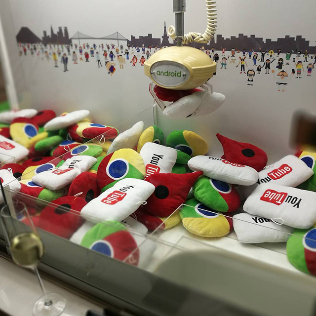 Google Android Claw Machine: Chrome, YouTube & Google Maps Pillows
