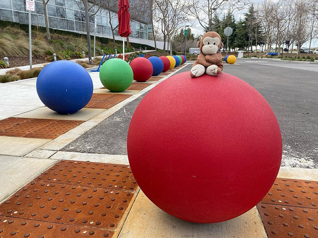 Toy Monkey Dangres Ju Visits Google