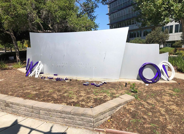 Yahoo Sign Taken Down From Headquarters